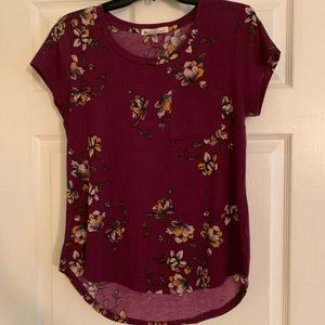 Junior’s Burgundy Red Floral Tee, size Large